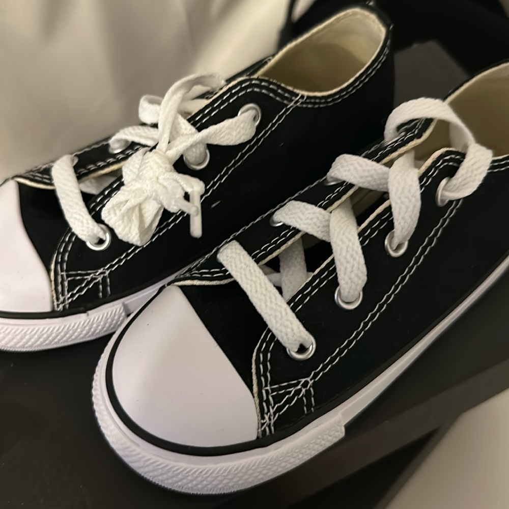NWB black converse.